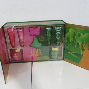 (#130) Wicked Luxury 8 piece Bath Collection